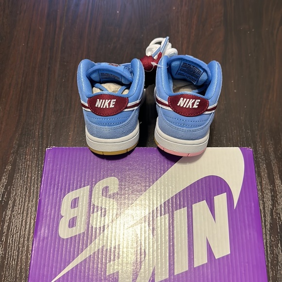 ‼️SOLD‼️ Dunk Low Premium SB TD “Philadelphia Phillies” - Picture 5 of 9